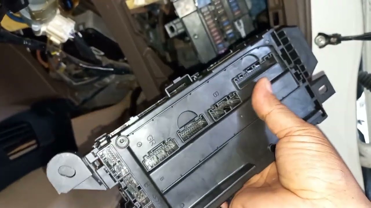 LAMPU KOTA AVANZA XENIA TIDAK MAU MATI | BCM XENIA AVANZA | CARA BUNGKAR BCM AVANZA XENIA