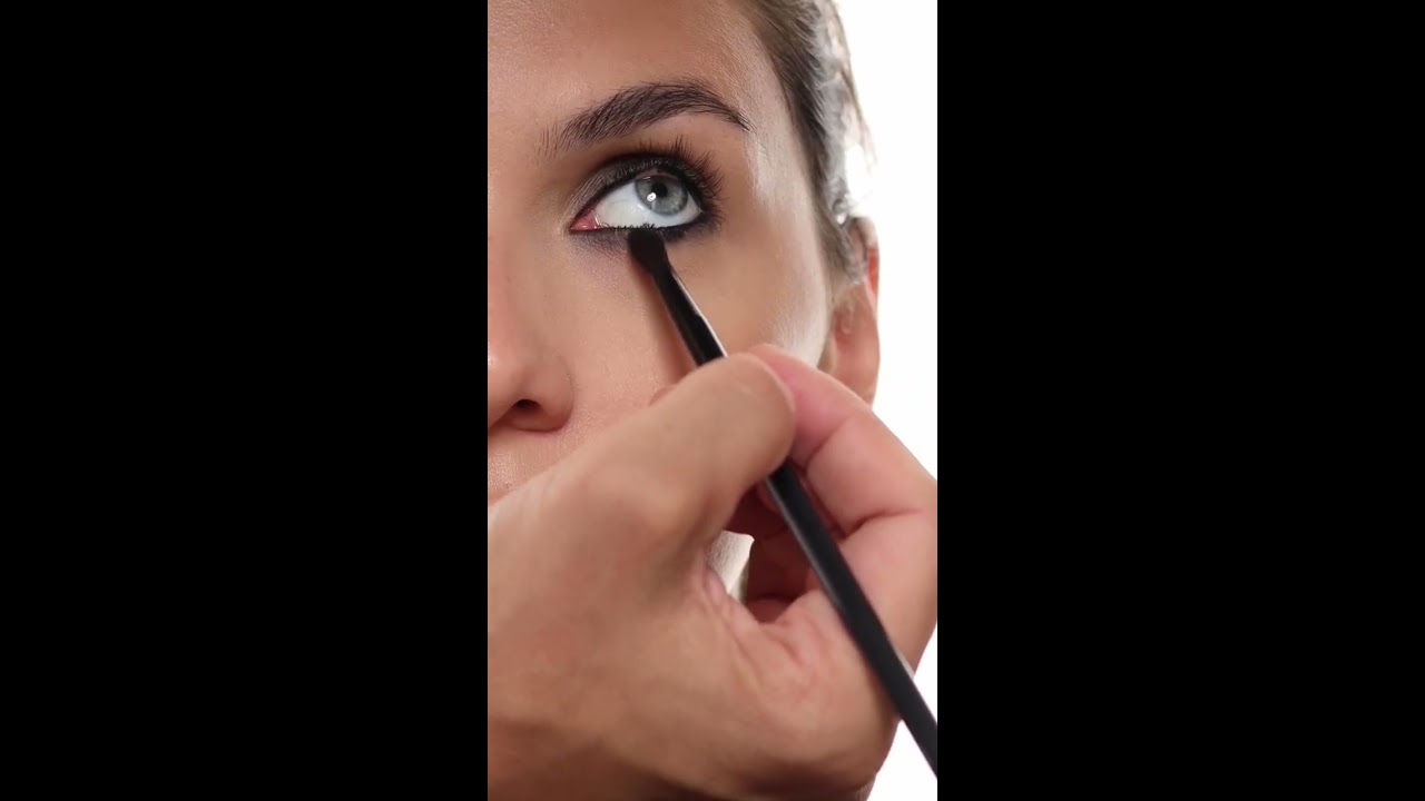 Quick Easy Smokey Eyeliner For Beginners