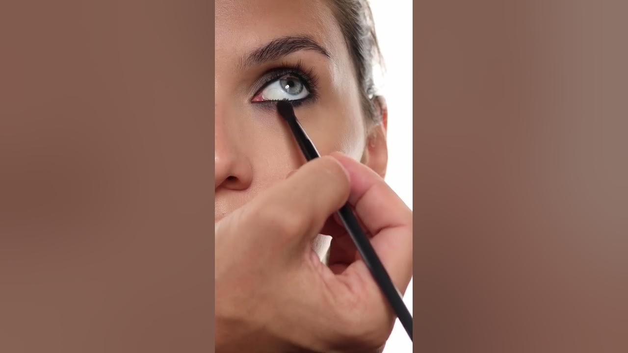 Quick Easy Smokey Eyeliner for Beginners