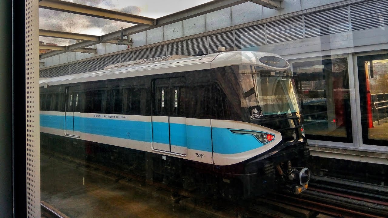 İstanbul Metrosunda Mecidiyeköy - Mahmutbey Arasında Seyahat