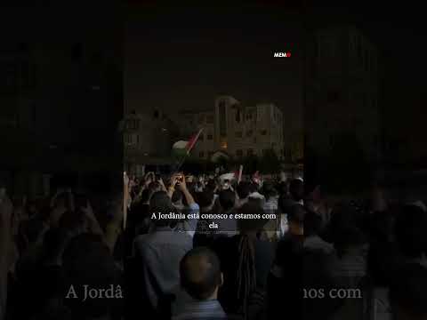 Protestos continuam em frente à embaixada israelense em Amã, capital da Jordânia