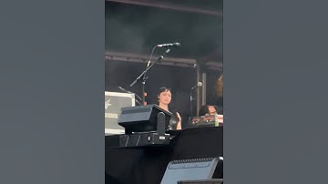GOD IS A WEAPON  Falling in reverse  DANA DENTATA  sidestage. Ronnie Radke