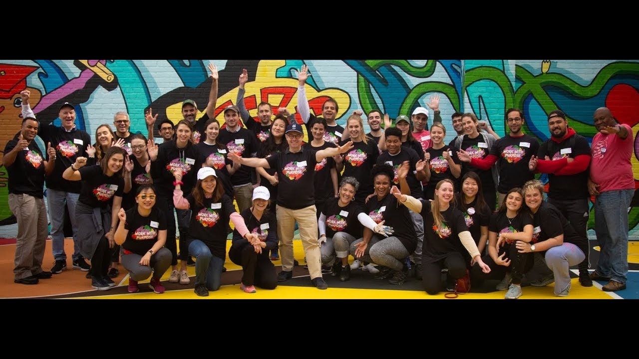 Mobilisés pour les enfants lors de New York Cares Day for ...