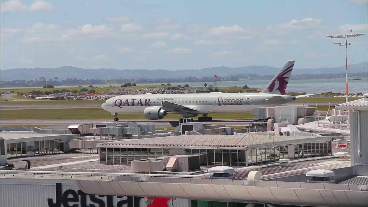 Emirates A380 landing Qatar Airways & Skyteam Korean Air 777300ER