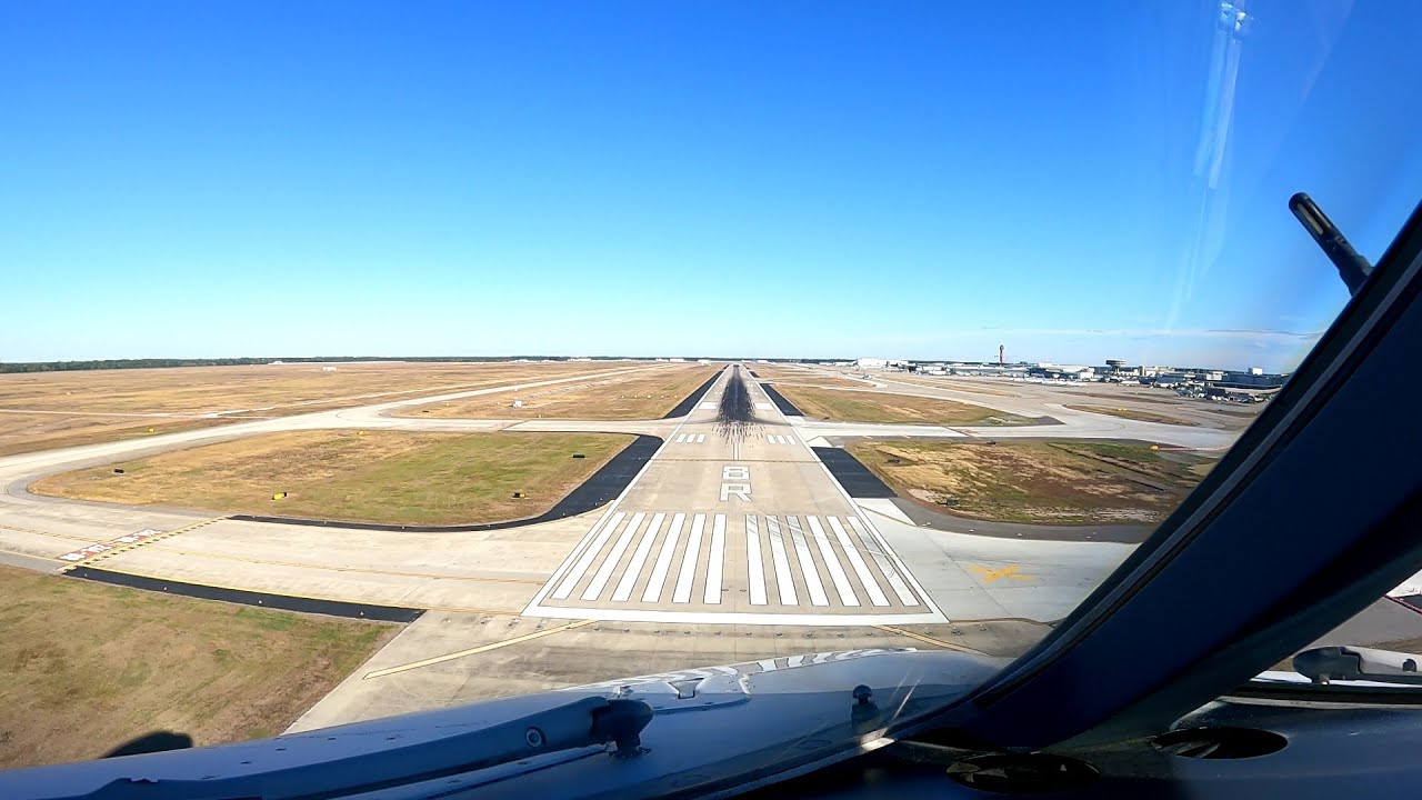 Airbus A330-300 landing at Houston Intercontinental Airport KIAH RWY 08R