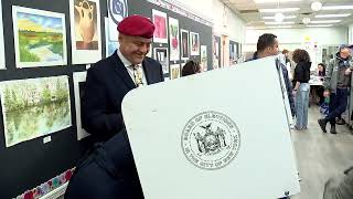 Republican Curtis Sliwa's wife votes in NYC mayoral election