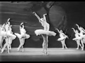 Het Nationale Ballet danst Het Zwanenmeer in 1965