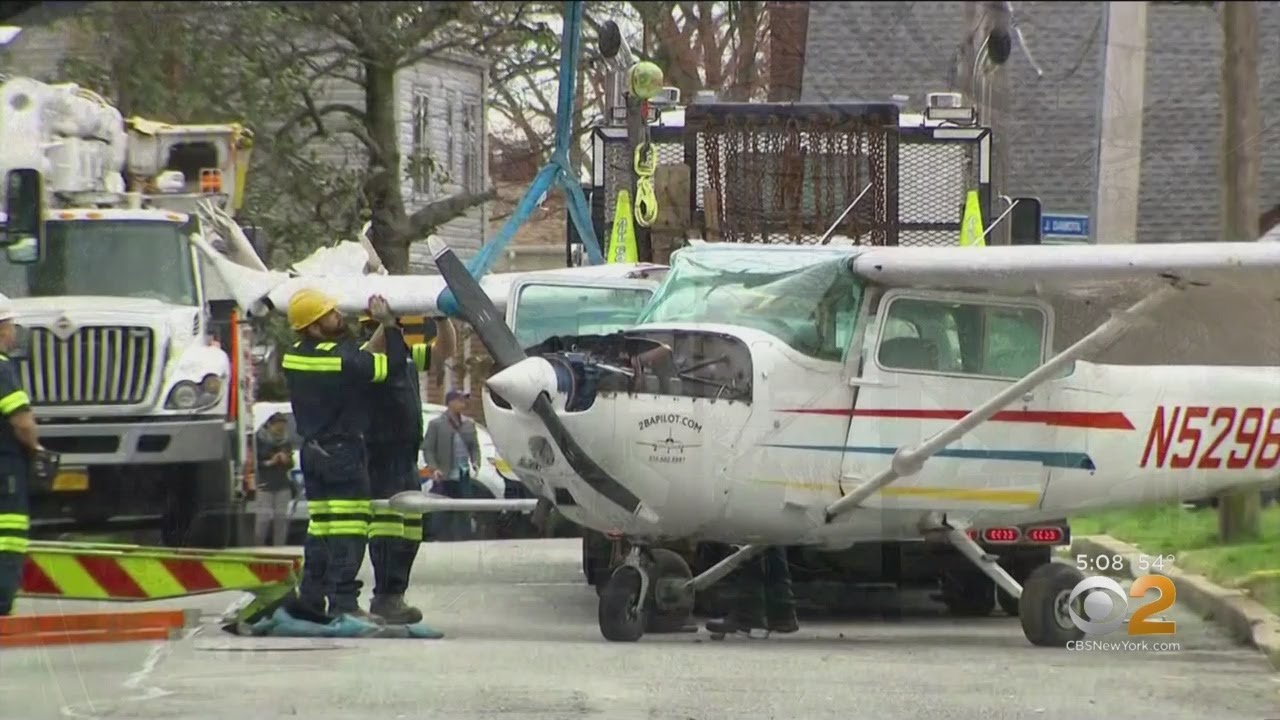 Neighbors Recount Small Plane Crash In Long Island - YouTube