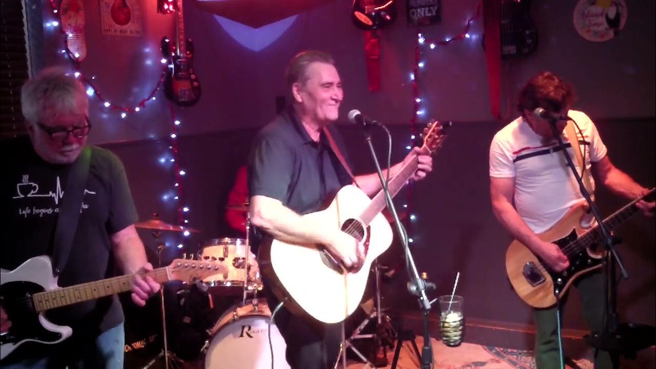 Epic Band Sings Folsom Prison Blues Strings Bar & Grille YouTube