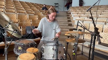 Jona (Live drums and modular synth)