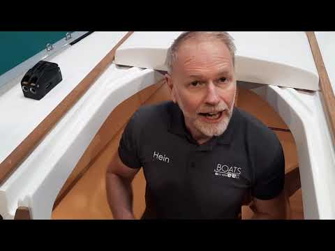 We take a tour around the Viko S21 trailer sailer and review her performance