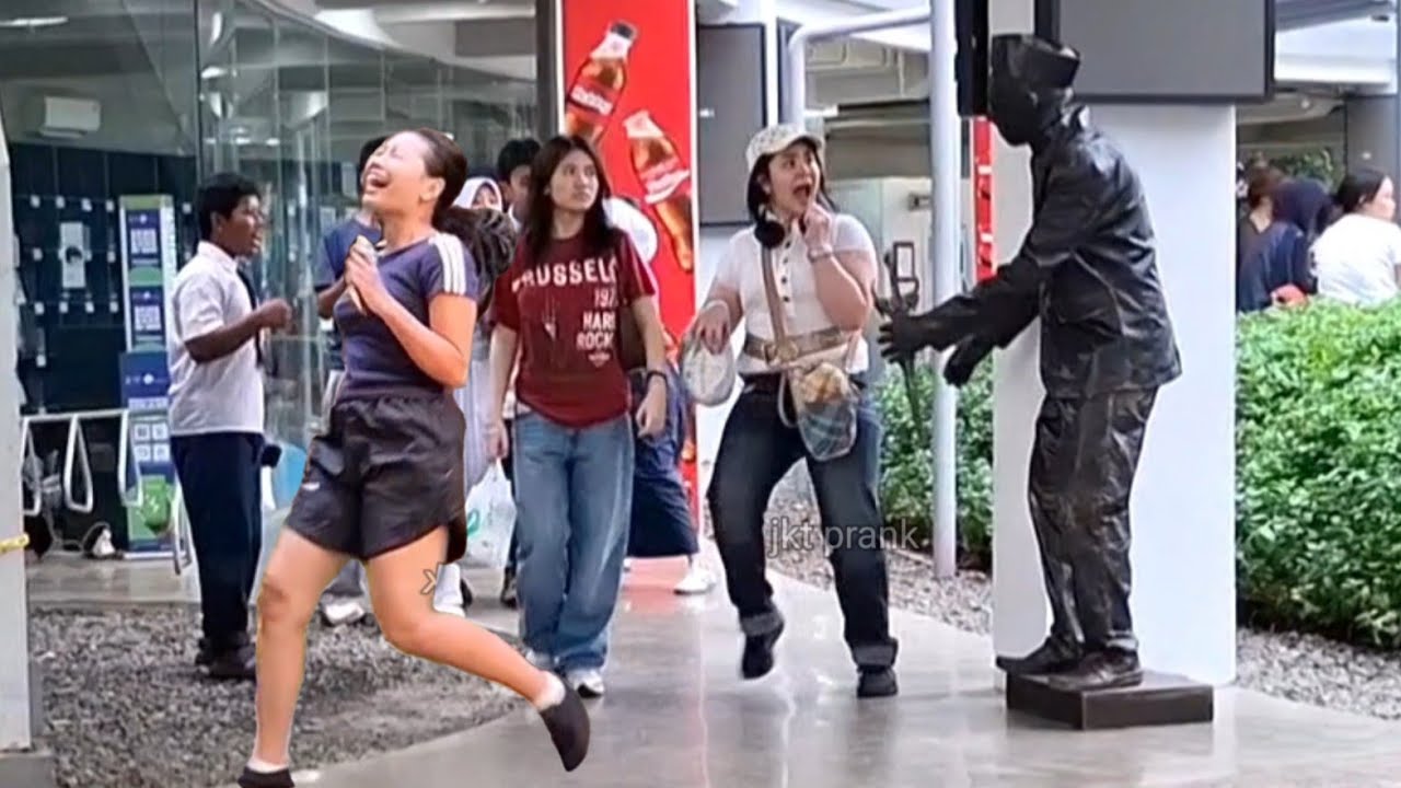 Blok m , PATUNG HIDUP,  STATUE PRANK FUNNY REACTION