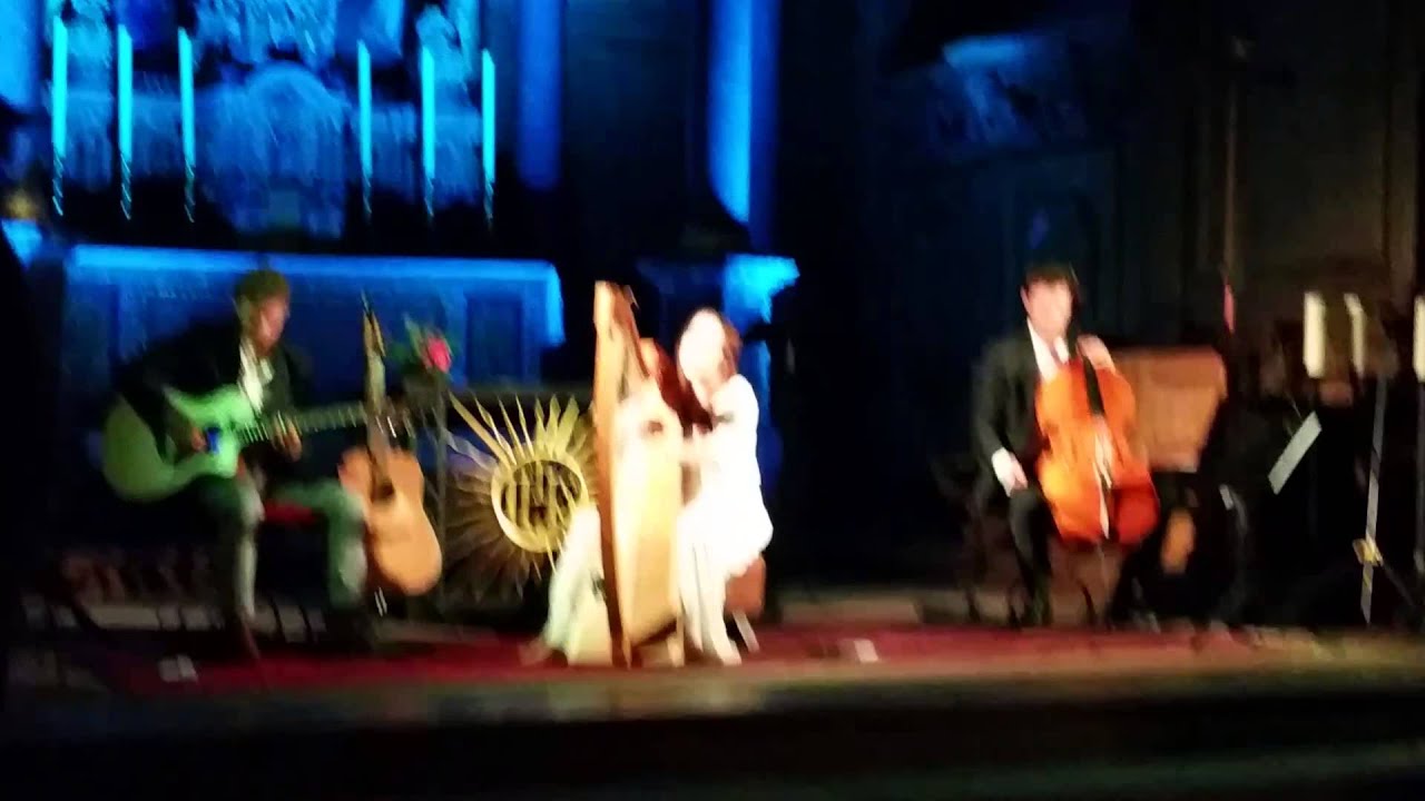 Cecile Corbel à l'abbaye de Paimpont