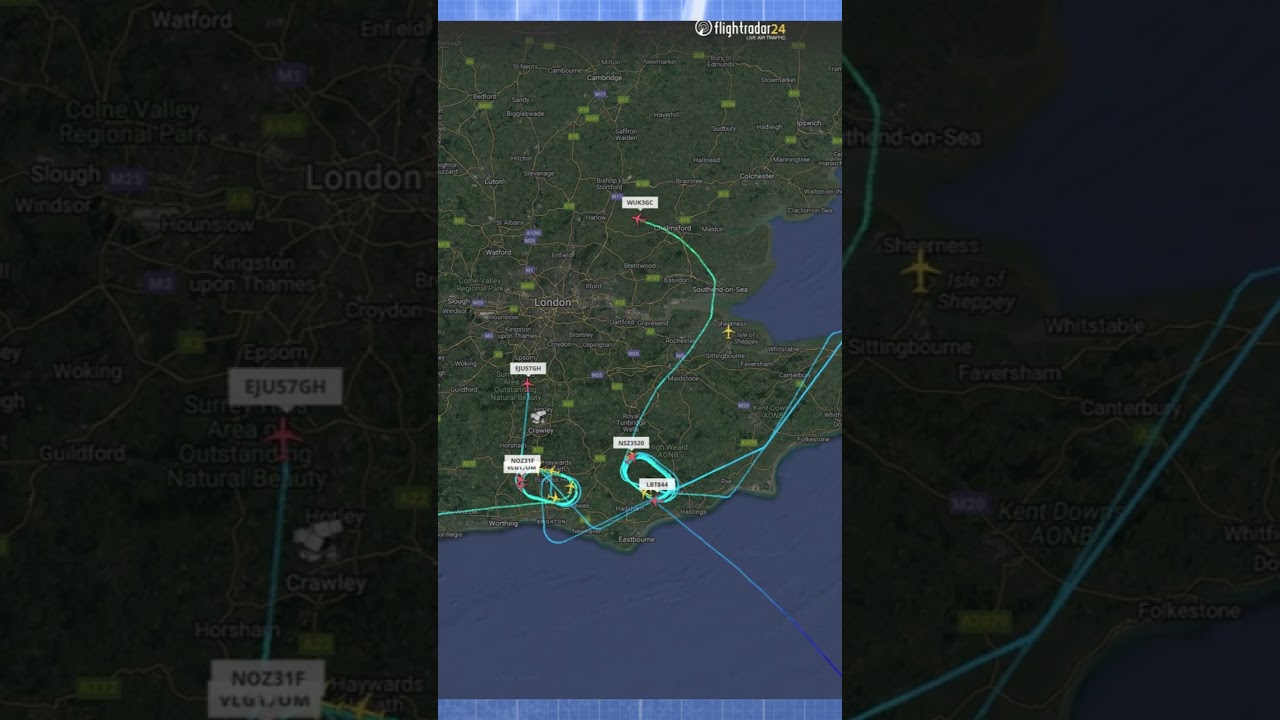 "Stuck" Emirates A380 Causes Chaos At London Gatwick! 