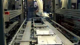 Inverted Adept Viper robot on Python Slide with FlexLink