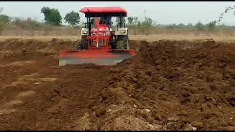 Swaraj 963  4 wd on dozer