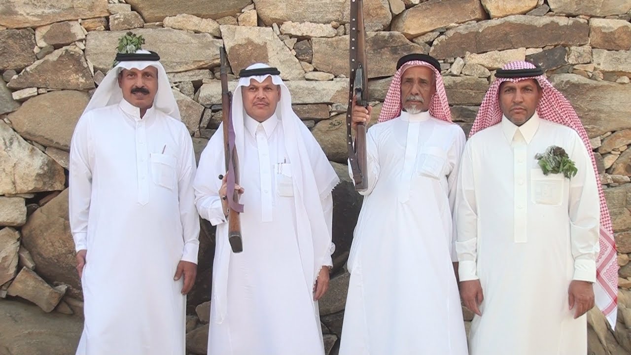 ضيافة الشيخ أحمد مستور الظويلمي لشيوخ وأعيان ورموز بني حرب من بني مالك فى منزله