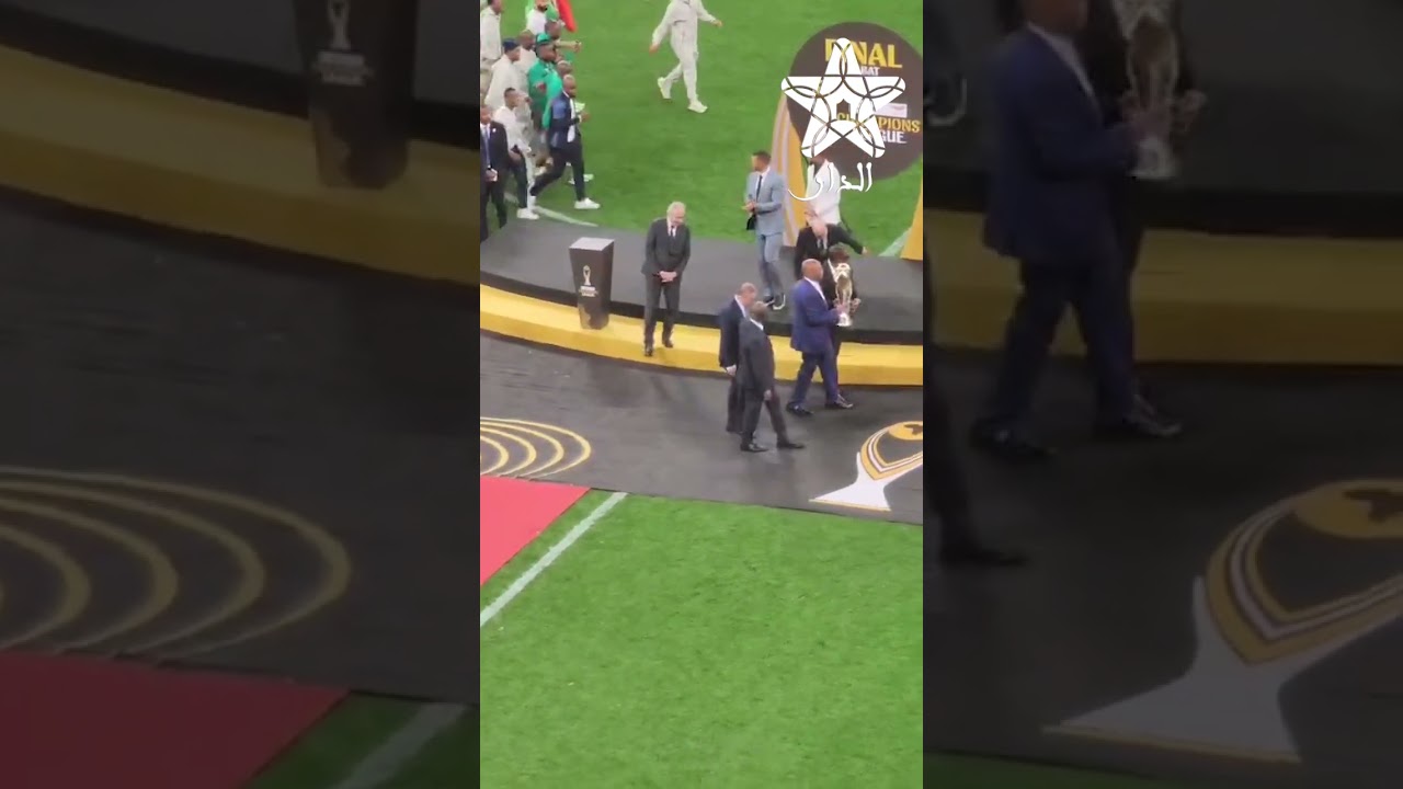 لقجع يرفض تسليم الكأس لعميد صانداونز ويغادر الملعب