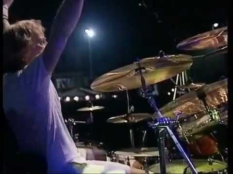 Sleduj STEWART COPELAND - Pizzica Degli Ucci - LIVE @ Notte Della Taranta 2003 na YouTube