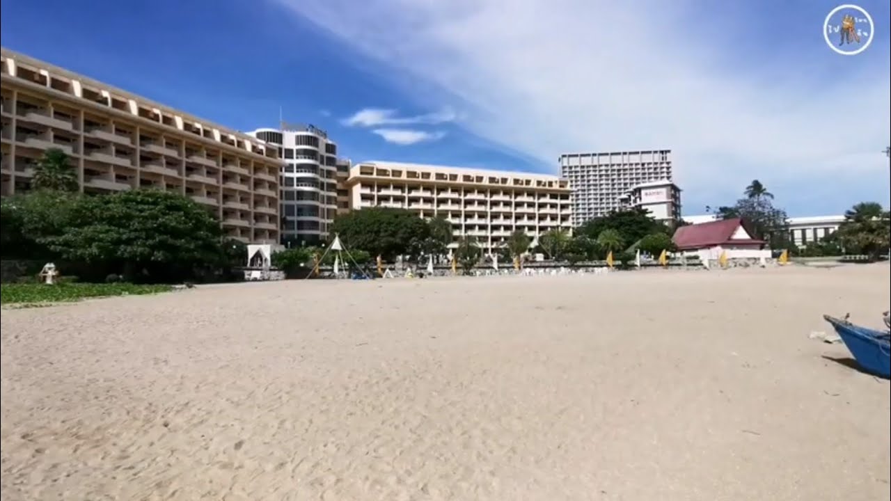 โรงแรมพัทยา Dusit Thani Pattaya อยู่ตรงวงเวียนปลาโลมาใกล้ห้างเดินทางสะดวก