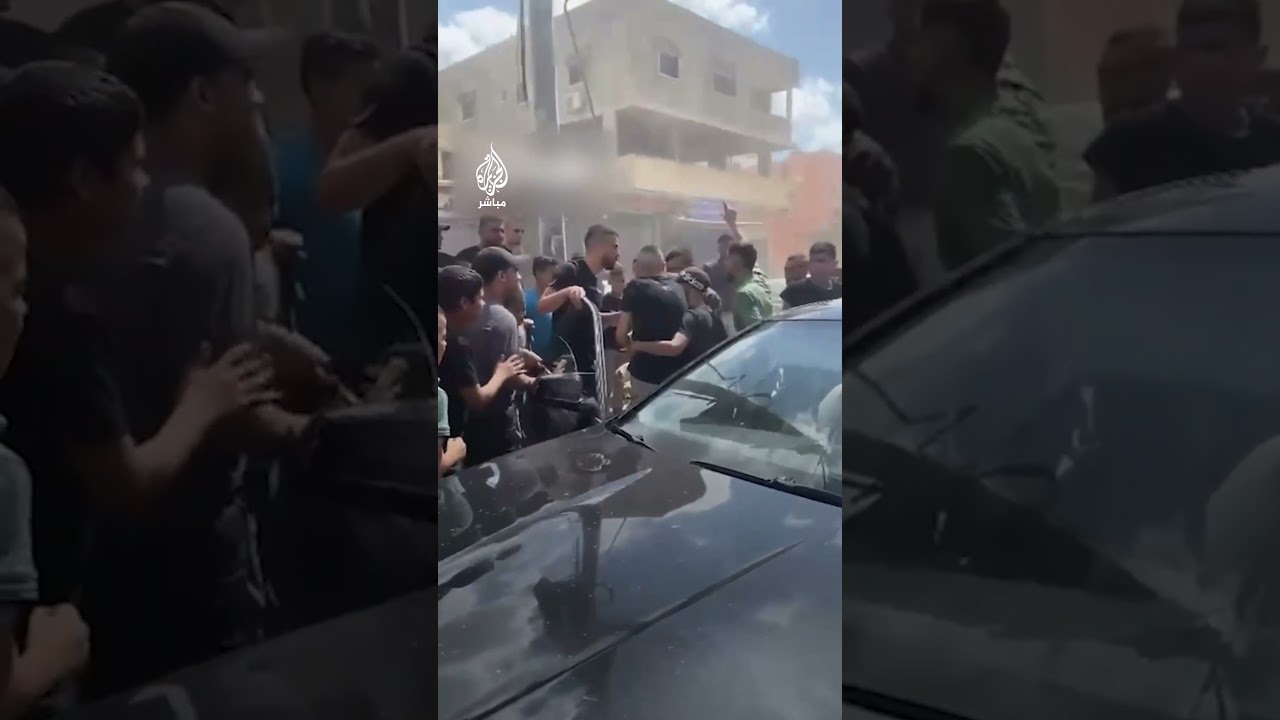 مواطنون ينجحون في إخراج قائد كتيبة #طولكرم من مستشفى "ثابت ثابت" بعد حصار السلطة
