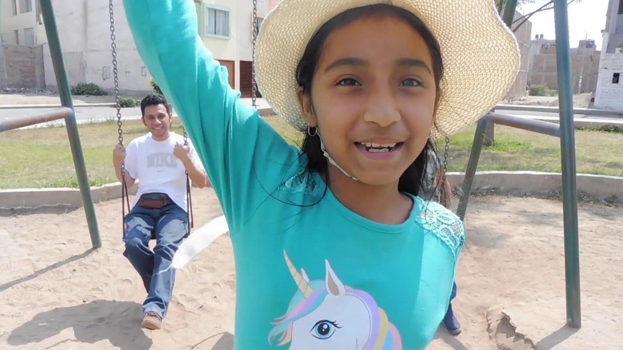 Jugando Con Mi Sobrina Y Mi Mamá En El Parque Youtube