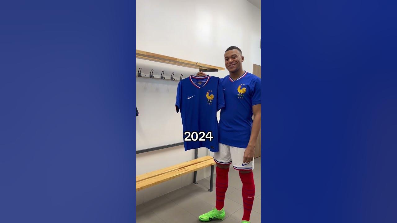 Kylian Mbappé présente le maillot bleu #shorts