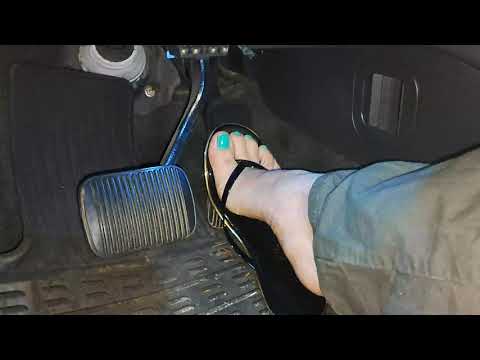 hard revving and burnout in flip flops