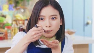 朝日奈央、バラエティ女王さすがの試食リアクション／明治「QUARK」PR動画