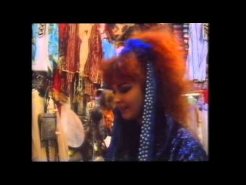 STRAWBERRY SWITCHBLADE - Interview (Janice Long) 80's synth Pop !