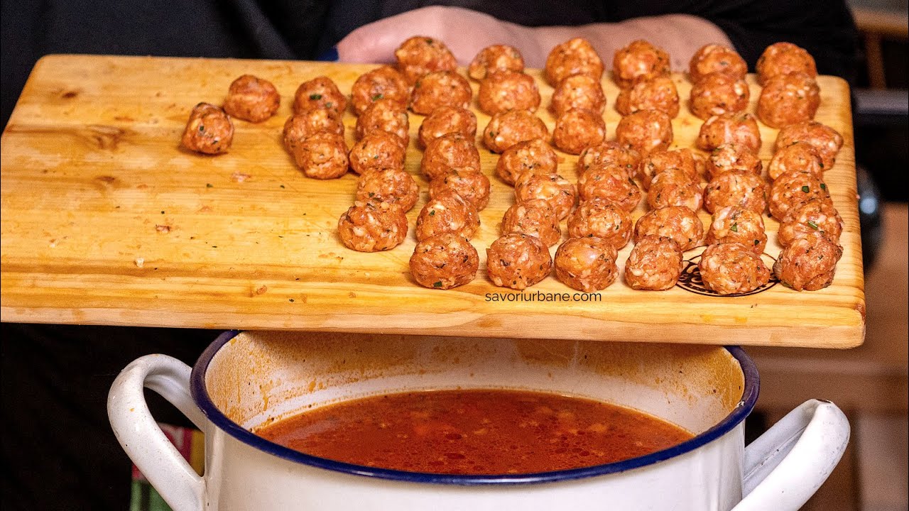 Ciorbă de perișoare - rețeta mamei mele (cu perișoare modelate cu poșul) CC SUB | Savori Urbane