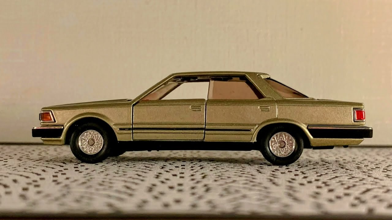 NISSAN Cedric 4 door hardtop 【Diecast Model 1/43】 tomica DANDY