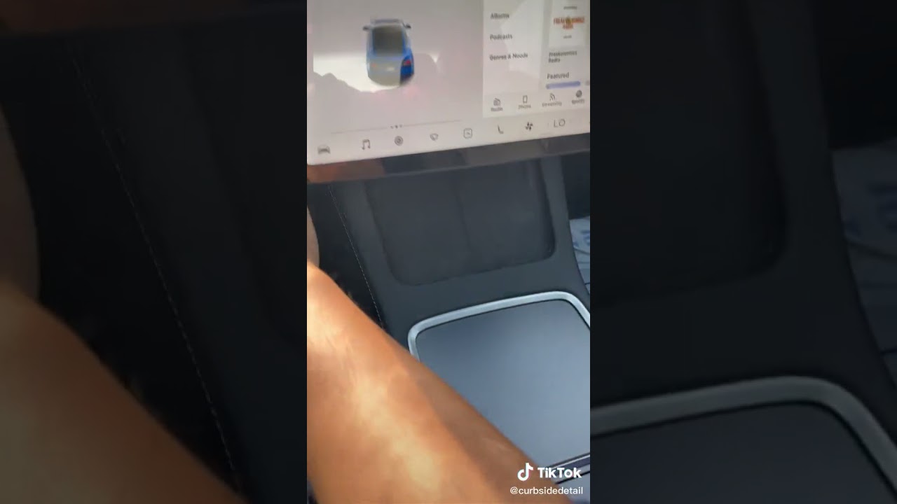 Quality check on the Tesla Model's 3