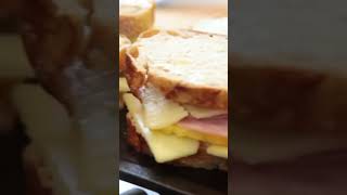 Sweet & Savory Hawaiian Grilled Cheese🍍🧀 #comfortfood #easyrecipes #sandwich #grilledcheese #lunch