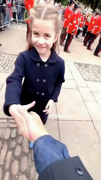 Princess Charlotte is very happy when she is invited to shake hands❤️✨ (HD) || #short #shorts