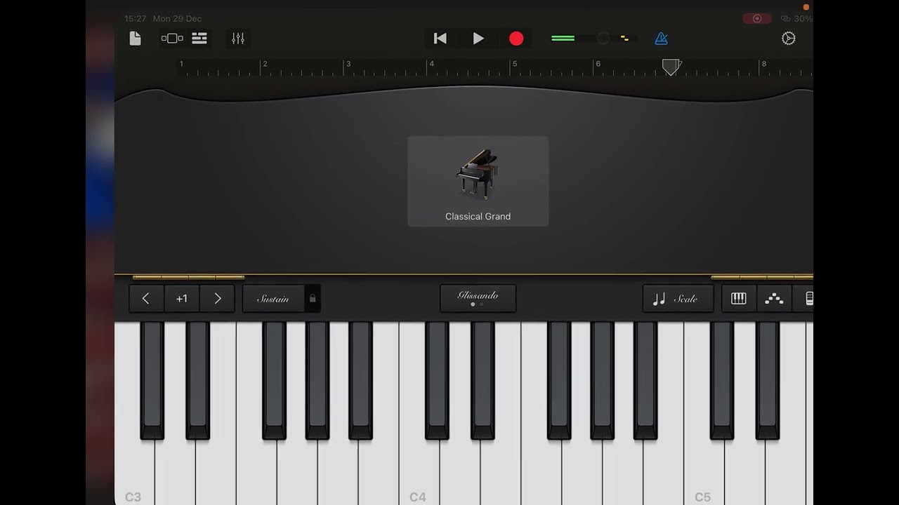 Playing random piano notes 