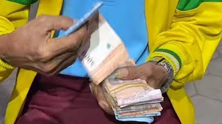 Kakek Dapat Sawer Banyak Sama Orang Baik