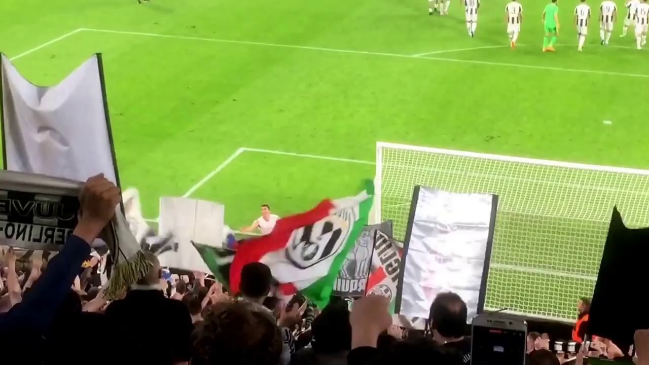 JUVENTUS - BARCELLONA 3-0 CURVA SUD [Riscaldamento + Formazioni + Inno Champions + Sotto la Curva]