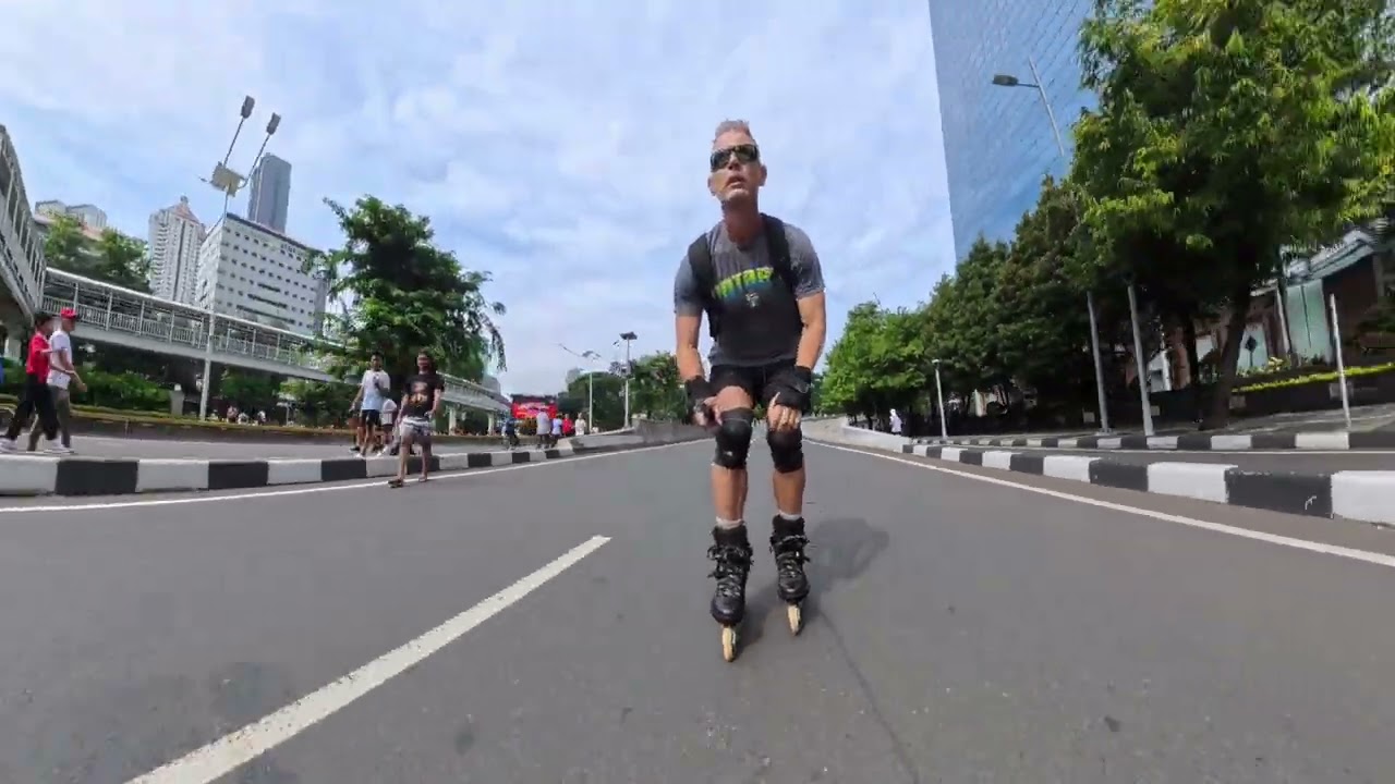 Inline Skating (Rollerblading) Jakarta Car Free Morning
