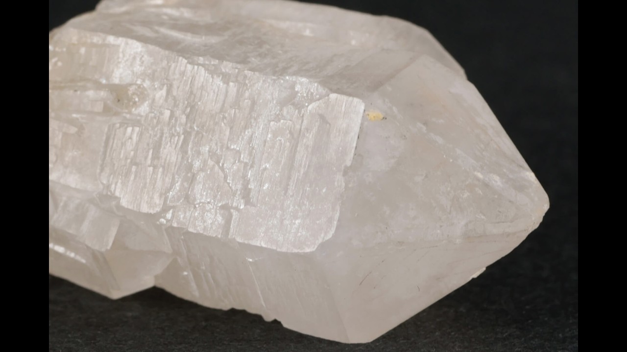 竜王第二鉱山産水晶 13.0g / Japanese Quartz - YouTube