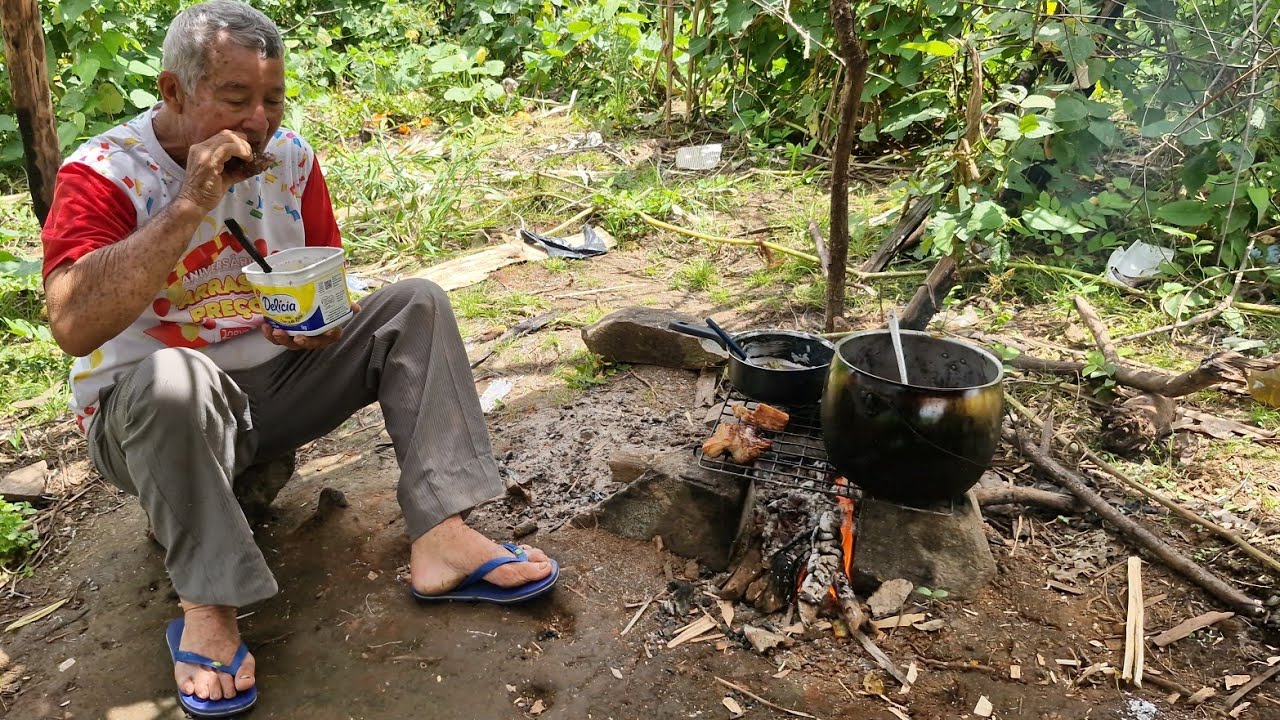 A SIMPLICIDADE DE VIVER NA ROÇA APROVEITA OS PRAZERES E DESFRUTANDO DAQUILO QUE FAZEMOS AQUI NA ROÇA