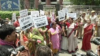 Hindistan'da tecavüz protestosu