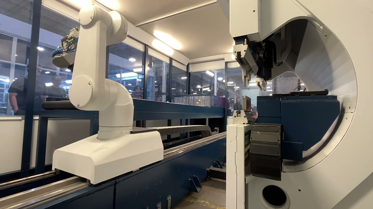 How Sargent Made It - Desktop Phone Holder