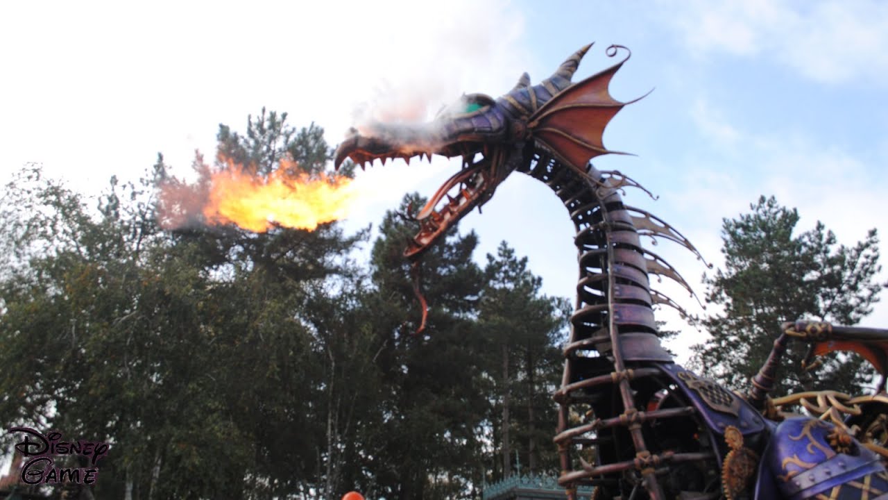 Maleficent Dragon Cavalcade - Halloween Disneyland Paris 2021