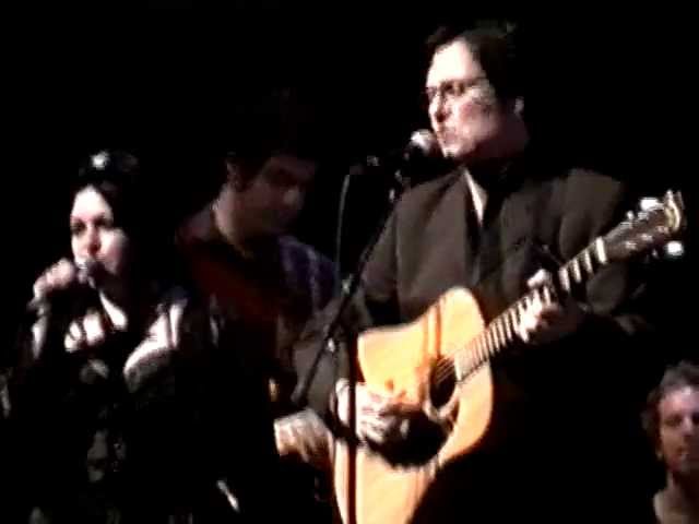 Guarda Backworld with Rose McDowall - "The Devil's Plaything" at The Bloomsbury April 5th 2001 su YouTube Guarda Backworld with Rose McDowall - "The Devil's Plaything" at The Bloomsbury April 5th 2001 su YouTube