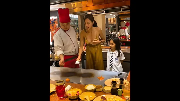【FUN福利】辣妈不穿内衣玩蛋蛋！／双峰微晃／香肩诱人／她的巨乳差点就走光！ - 天天要闻