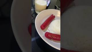 NAGULAT SIYA SA HOTDOG KO ?