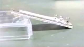 Superhydrophobic surface separates droplets based on size