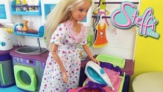 Doll Steffi iron toy kitchen. Кукла Штеффи мечтает попасть на бал. Игрушечная кухня-прачечная(Steffi in the kitchen wash their clothes in the washing machine, dries, irons and dreams in my mind ever get on the ball. Штеффи на кухне стирает свою ..., 2015-11-27T17:42:10.000Z)