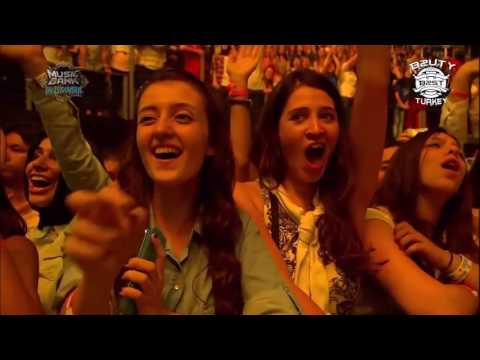 BEAST Music Bank in İstanbul 2013 |Live| Canlı Performans Türkçe Altyazılı